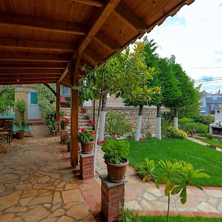 Villa M Cako