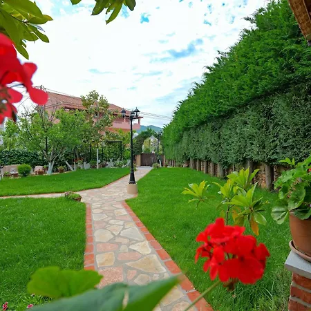 M Cako Villa