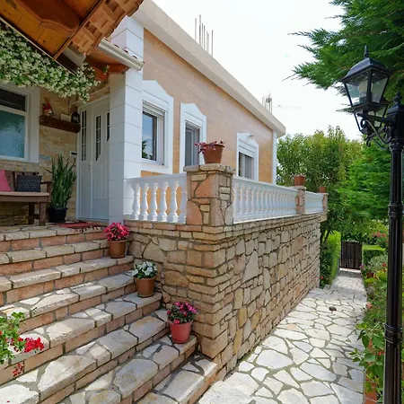 Villa M Cako